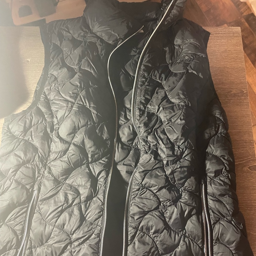 Size S Garry black puffer vest